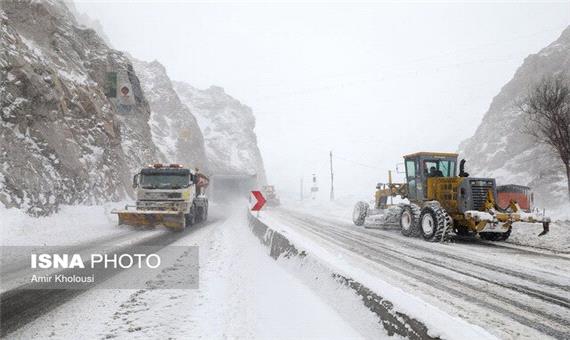 برفروبی 295 کیلومتری محورهای کوهستانی گیلان