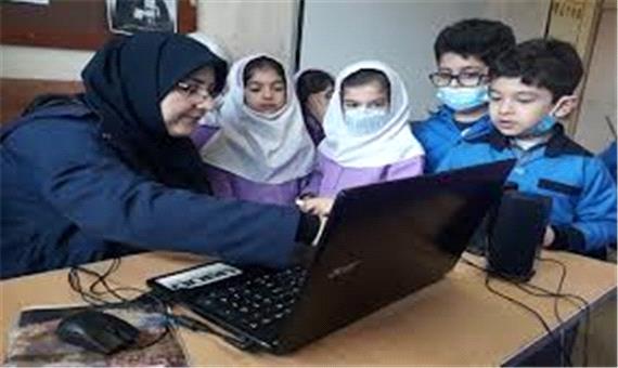 شروع کار از مناطق محروم گیلان تا انتخاب به‌عنوان معلم نمونه کشوری