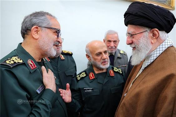 گفت‌وگوی شهید شادمانی با رهبر انقلاب بعد از آخرین اعطای درجه در 24 خرداد