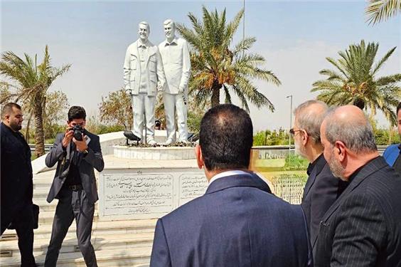 حضور لاریجانی در محل شهادت حاج قاسم
