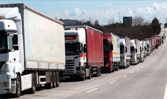 آذربایجان برای صادرات به روسیه هم کارشکنی‌ می‌کند | صف‌های 10 کیلومتری کامیون ها در آستارا