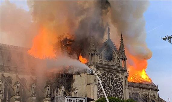 نجات کلیسای نوتردام از آتش در بازی VR جدید یوبیسافت
