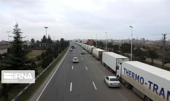 تردد کامیون‌های صادراتی در آستارا ساماندهی می‌شود