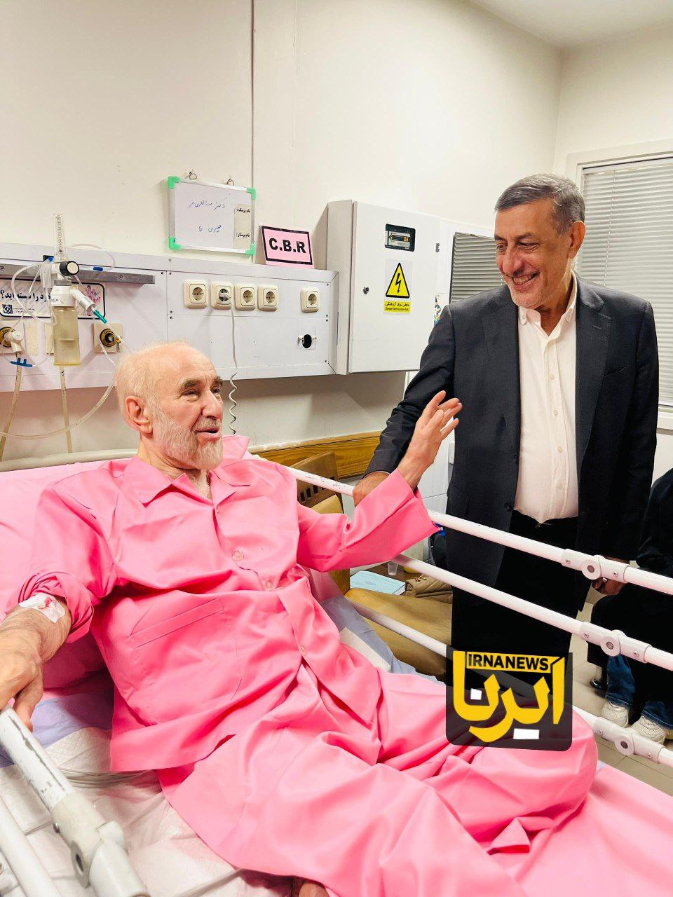 عیادت معاون رییس جمهور از سید محمد خاتمی