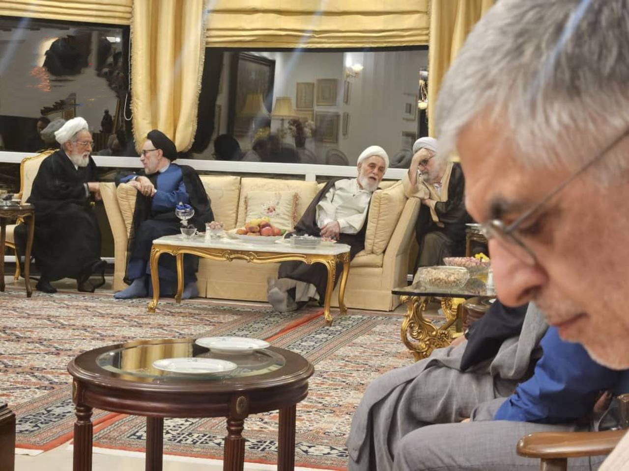 سکوت پرسش برانگیز ناطق