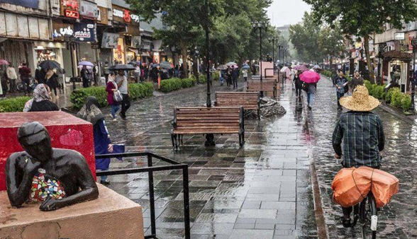 آغاز بارش باران و کاهش دما در گیلان