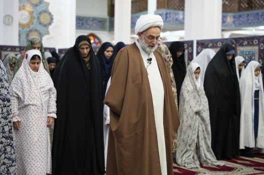 شکوه اقامه نماز مادران و دانش‌آموزان دختر در مصلی‌های استان در سی‌ودومین اجلاسیه نماز به ابتکار آموزش و پرورش گیلان