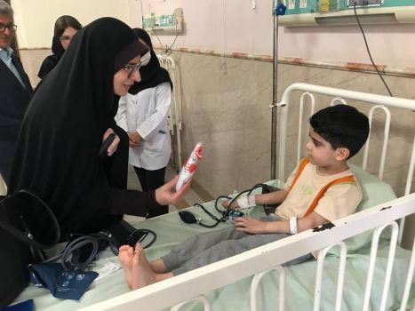 حضور مدیرکل آموزش و پرورش گیلان در بیمارستان هفده شهریور هم‌زمان با روز و هفته جهانی کودک