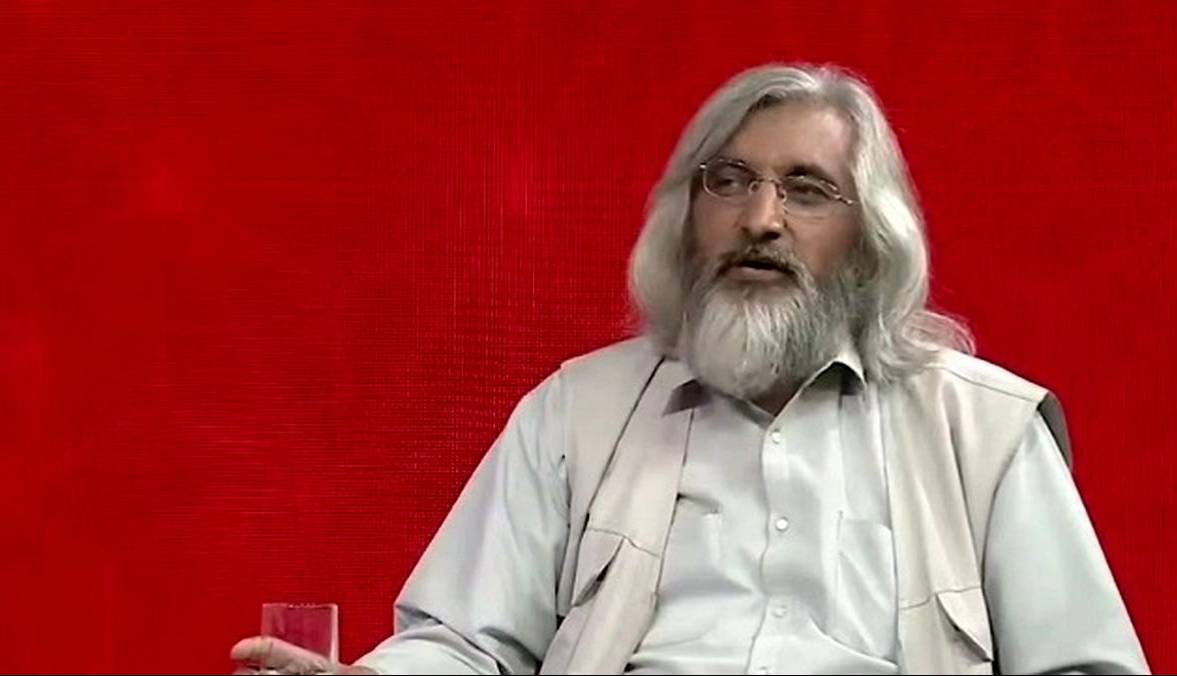 انتقاد روزنامه خراسان از قائم مقام صداوسیما: منطق «پهلوان پنبه» وحید!