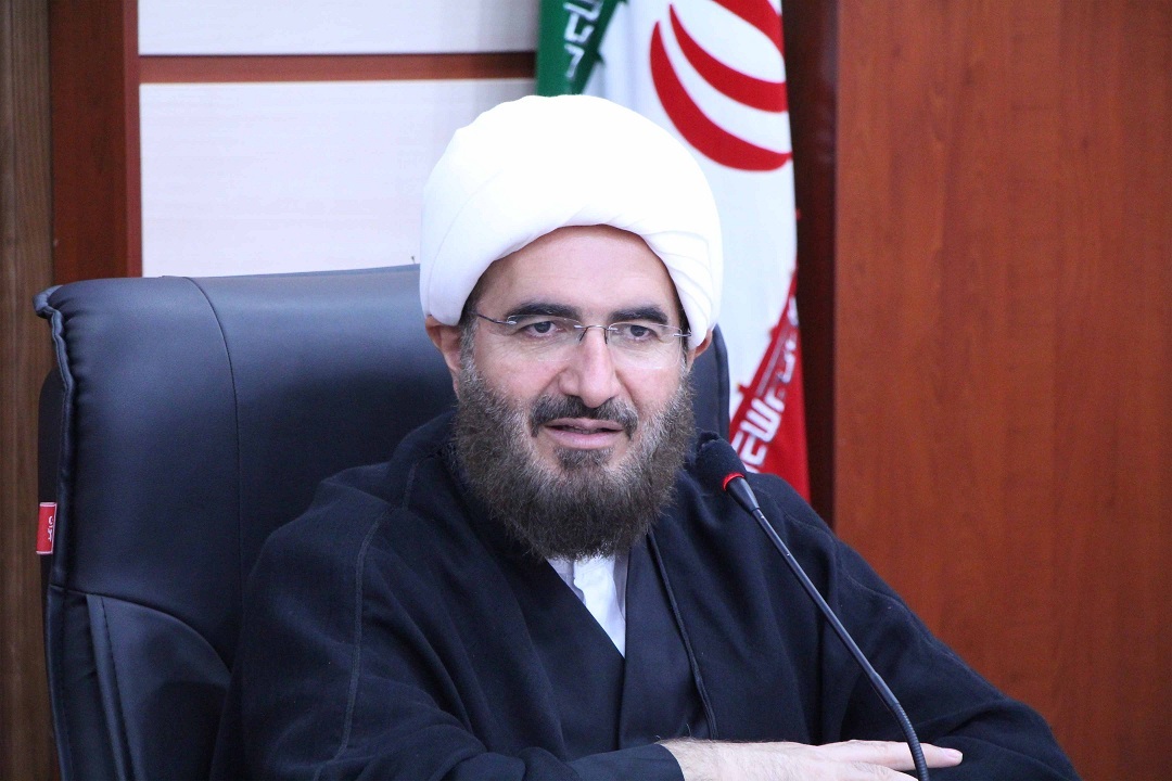 واکنش حاج‌علی‌اکبری به سخنان اخیر باهنر؛ چرا از طرف نظام صحبت‌ میکنی؟