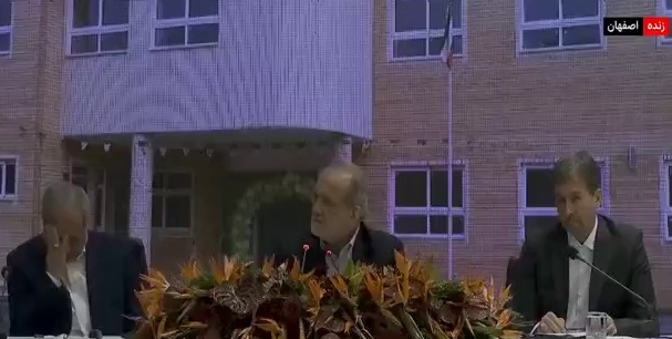 پزشکیان: ما روی طلا خوابیده‌ایم و گرسنه‌ایم؛ مقصر خود ما هستیم نه آمریکا!