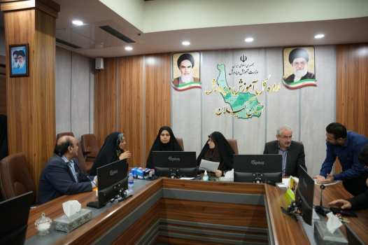 رسیدگی بی‌واسطه به مسائل مراجعین در ملاقات عمومی مدیرکل آموزش و پرورش گیلان