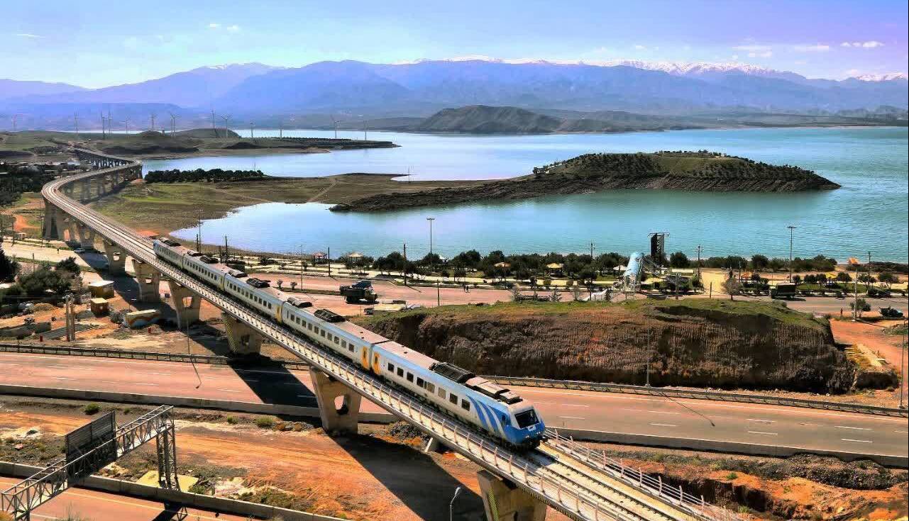 سوت نخستین قطار گردشگری گیلان به صدا درمی‌آید