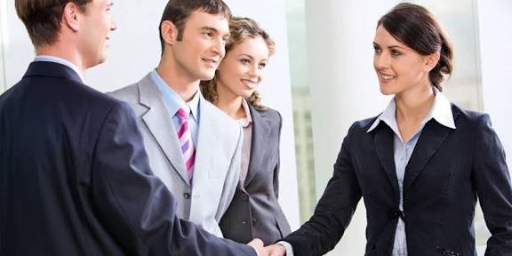 چت‌های همسرم با همکارش صمیمانه است