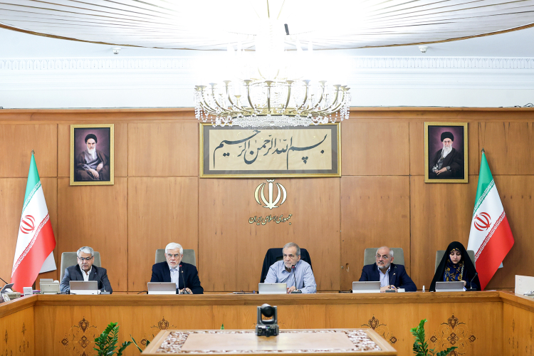 رئیس جمهور: حقوق و پاداش در دستگاه‌های اجرایی باید بر اساس بررسی دقیق عملکرد پرداخت شود