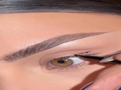 یک مدل آرایش چشم زیبا و شیک