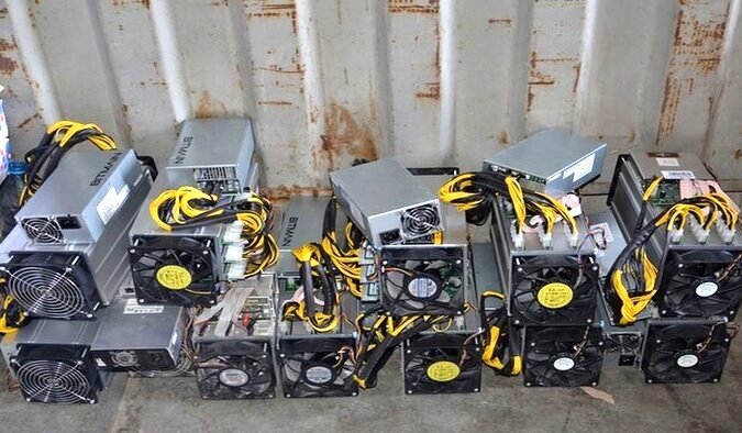 توقیف ۵ دستگاه استخراج ارز دیجیتال غیرمجاز در رشت