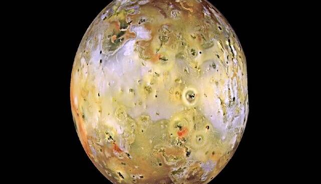 قمر آتشفشانی «آیو» صدها برابر داغ‌تر از حد تصور است