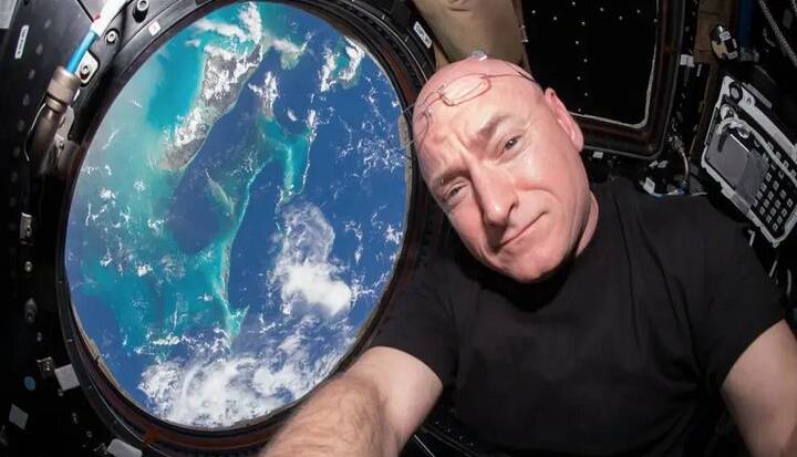 پای نخستین فیلم وسترن به فضا باز می‌شود