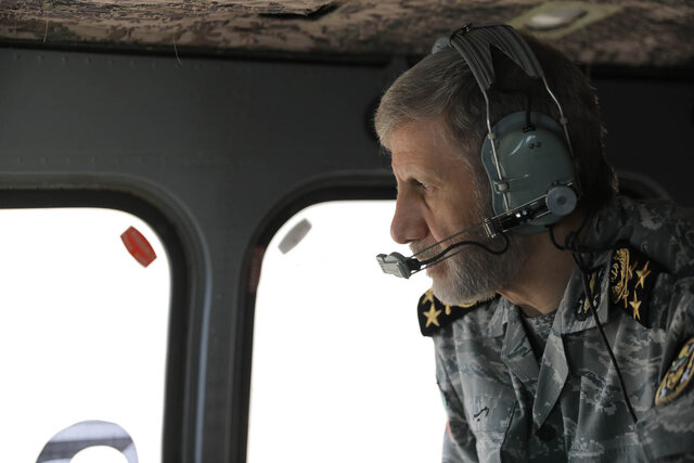 فرمانده کل ارتش در بازدی از مرزهای شرقی: رزمندگان می‌کوشند تا مردم در امنیت و آسایش خاطر زندگی کنند