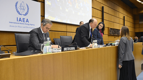 ‌‌وال استریت ژورنال: ارجاع پرونده ایران از آژانس به شورای امنیت در برنامه نیست