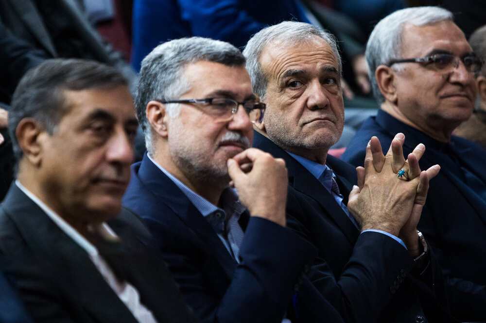 نیم‌نگاه جبهه اصلاحات به انتخابات ۱۴۰۷؛ از آلترناتیو پزشکیان رونمایی شد؟