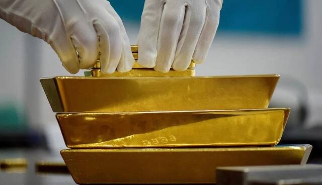 طلای جهانی در جا زد