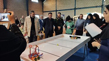 مسابقه رباتیک به مناسبت هفته بسیج در رضوانشهر