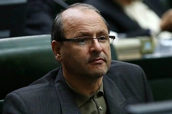 نماینده مجلس: همه نمایندگان سیم کارت سفید دارند