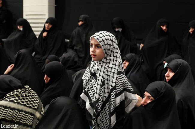 پنجره‌ای به آخرین شب مراسم عزاداری شهادت حضرت زهرا(سلام‌الله‌علیها) در حسینیۀ امام خمینی(ره)