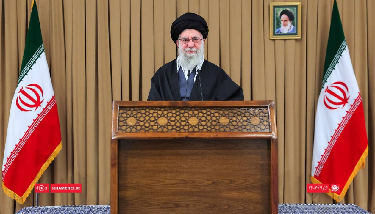 هم‌اکنون، آغاز سخنرانی تلویزیونی رهبر انقلاب اسلامی.۱۴۰۴/۹/۶