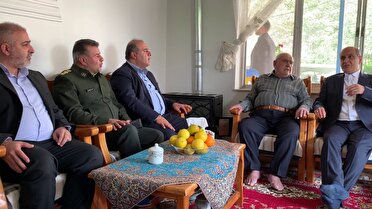 دیداراستاندار گیلان با خانواده شهیدان لاهوتی و شعبانی در کومله