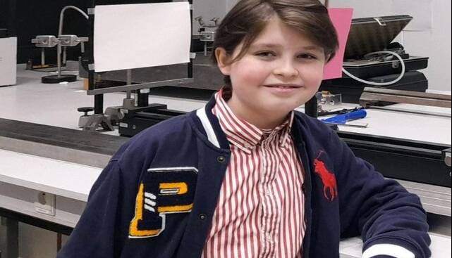 «اینشتین کوچک» در ۱۵ سالگی دکترای فیزیک کوانتوم گرفت