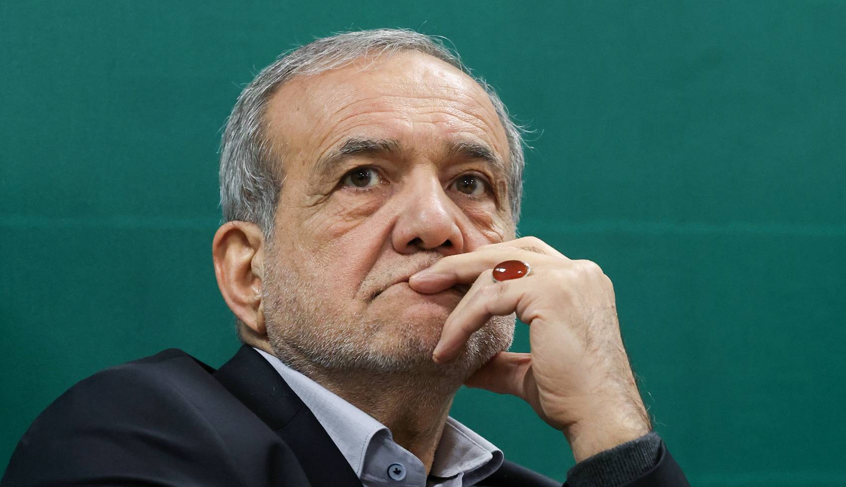 رئیس جمهور: من اینجا ایستاده‌ام که خدمتگزار مردم باشم