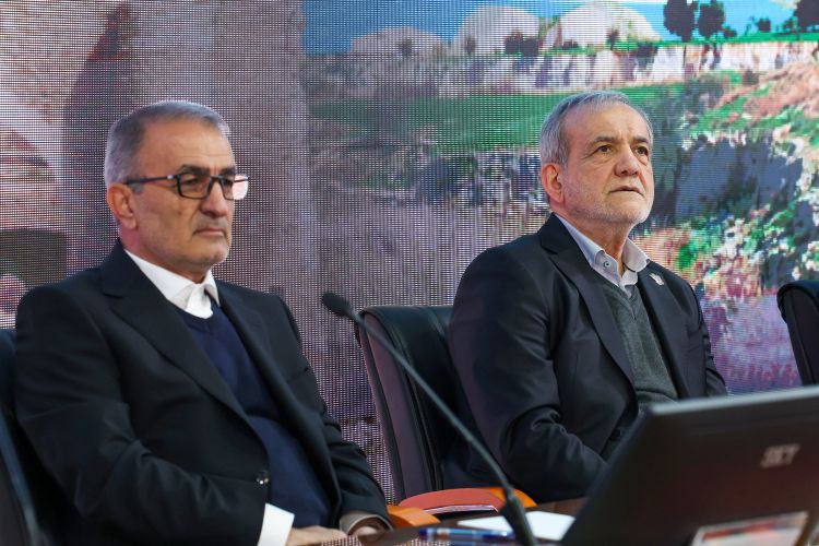 رئیس جمهور: تا زمانی که نگاه ما به خارج است چیزی درست نخواهد شد