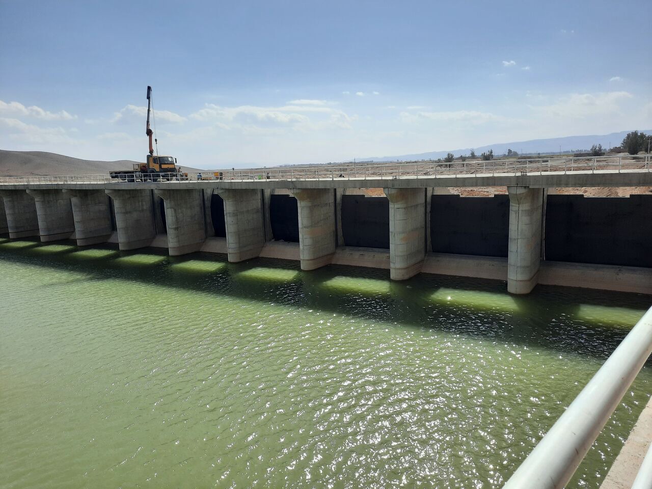 سرریز شدن سد تنگ خمار فسا