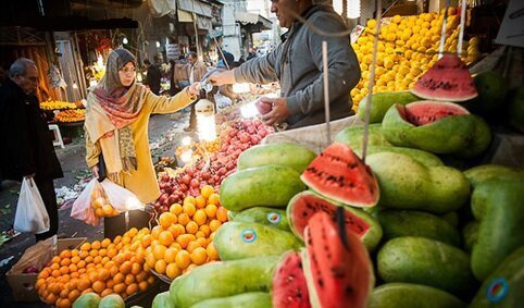 نظارت بازرسان بر قیمت کالا‌های شب یلدا در گیلان