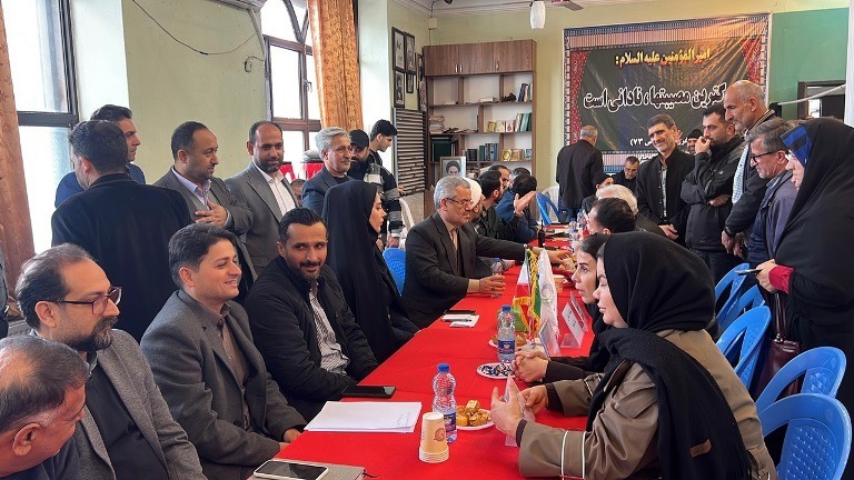 برگزاری میز خدمت در خشکبیجار