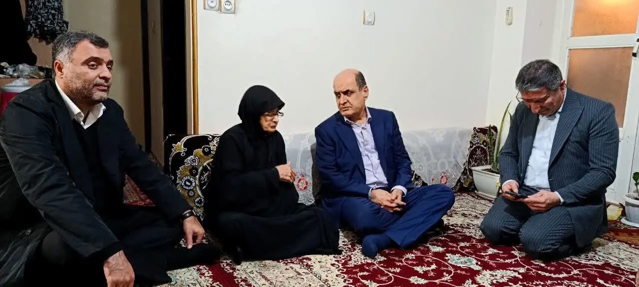دیدار استاندار گیلان با خانواده‌های شهیدان امیرحسام جوینده و ایرج صفری‌پور