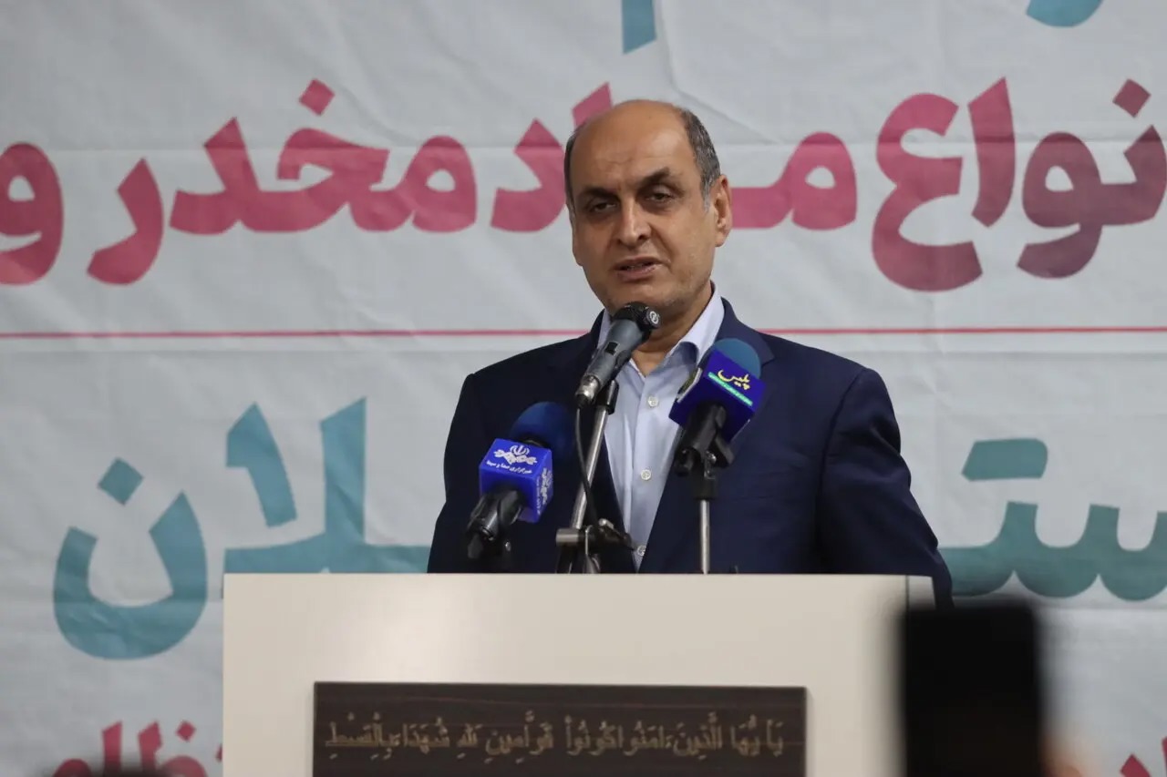 استاندار گیلان بر ضرورت مبارزه قاطع با قاچاقچیان و توزیع‌کنندگان مواد مخدر