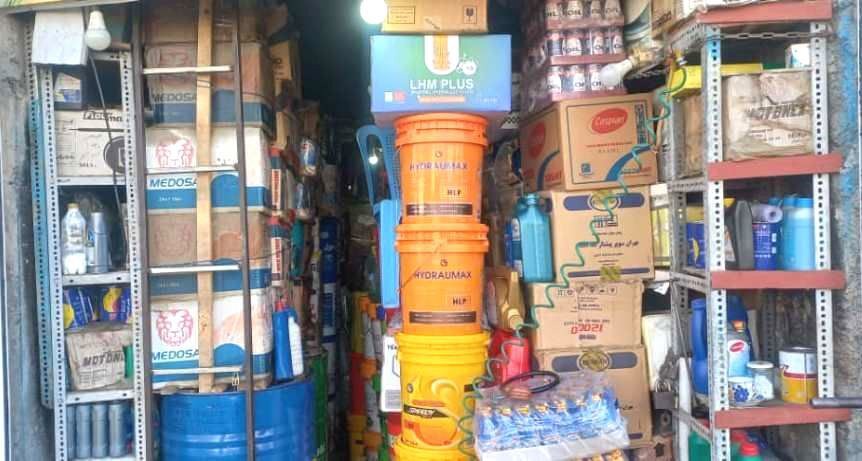 کشف ۲۵ هزار لیتر روغن موتور احتکاری در سیاهکل