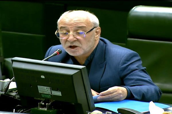 حاجی دلیگانی: ترامپ با رئیس جمهور دزدی گور خود را کند