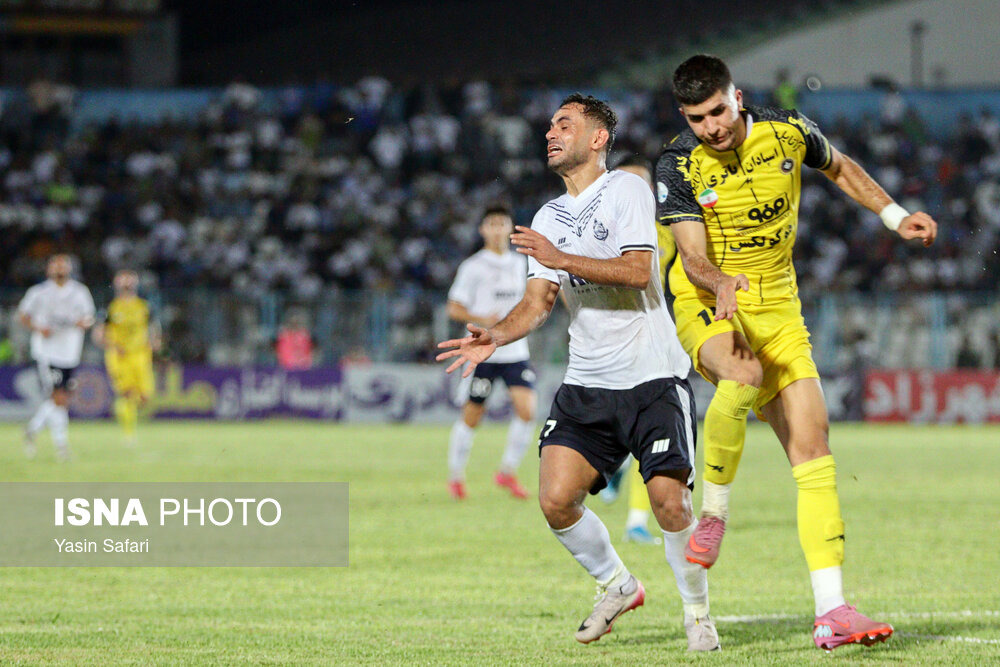 توقف بدموقع سپاهان مقابل ملوان در ورزشگاه خالی از تماشاگر نقش‌جهان/ تنها گل بازی مردود شد!
