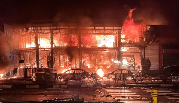 دستگیری عاملان آتش‌سوزی بانک‌های رشت و چابکسر