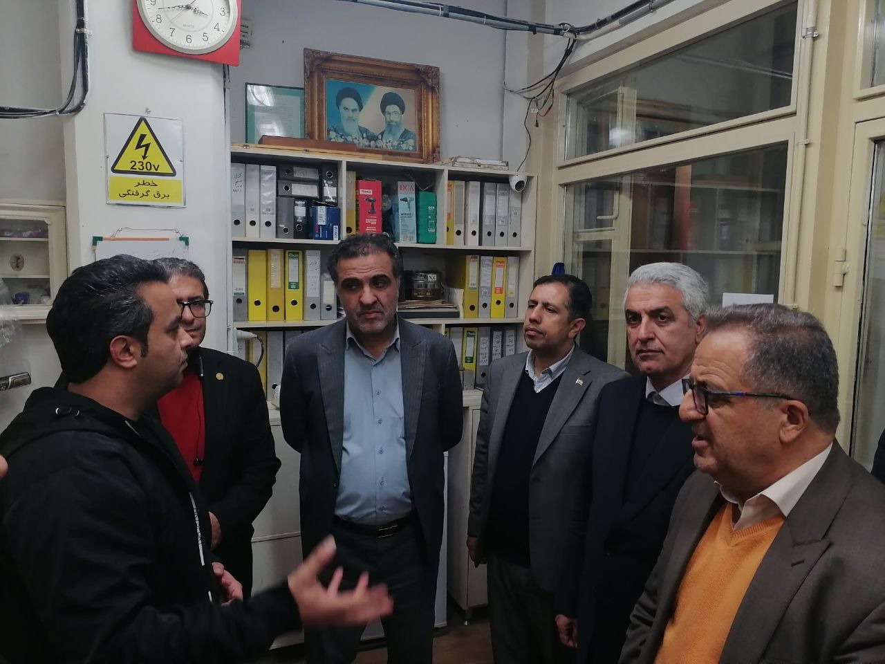 بازدید جمعی از مسئولان شهرستان رودسر از یک واحد تولیدی در این شهر