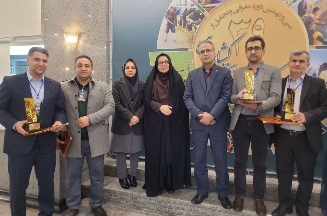 تجلیل از ۲ گیلانی در مراسم تجلیل از برگزیدگان ملی بخش کشاورزی