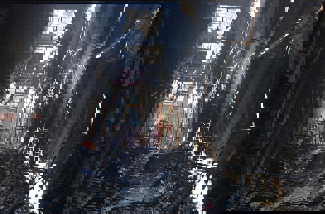 بازدید نماینده رهبر انقلاب در شورای عالی امنیت ملی از بازار سوخته رشت