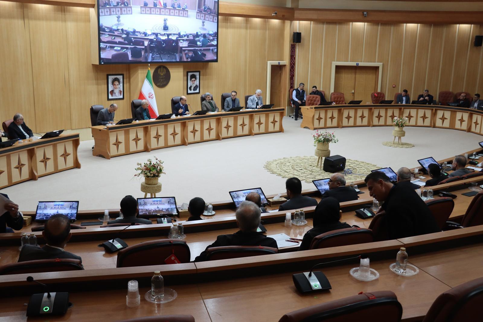 رفع موانع کسب‌وکار، مسیر توسعه گیلان را هموار می‌کند