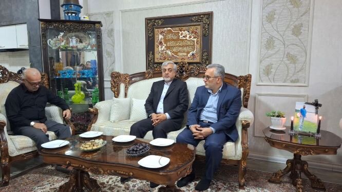 دیدارهای فرماندار رشت با خانواده‌های جان‌باختگان حوادث دی‌ ماه