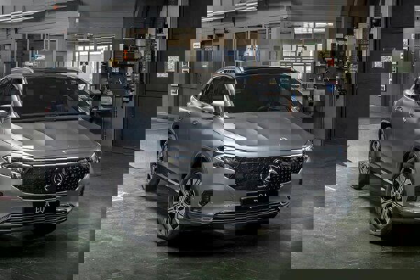 محکومیت ۱۶۴ میلیارد ریالی برای پرونده خودروی مرسدس‌بنز قاچاق در گیلان